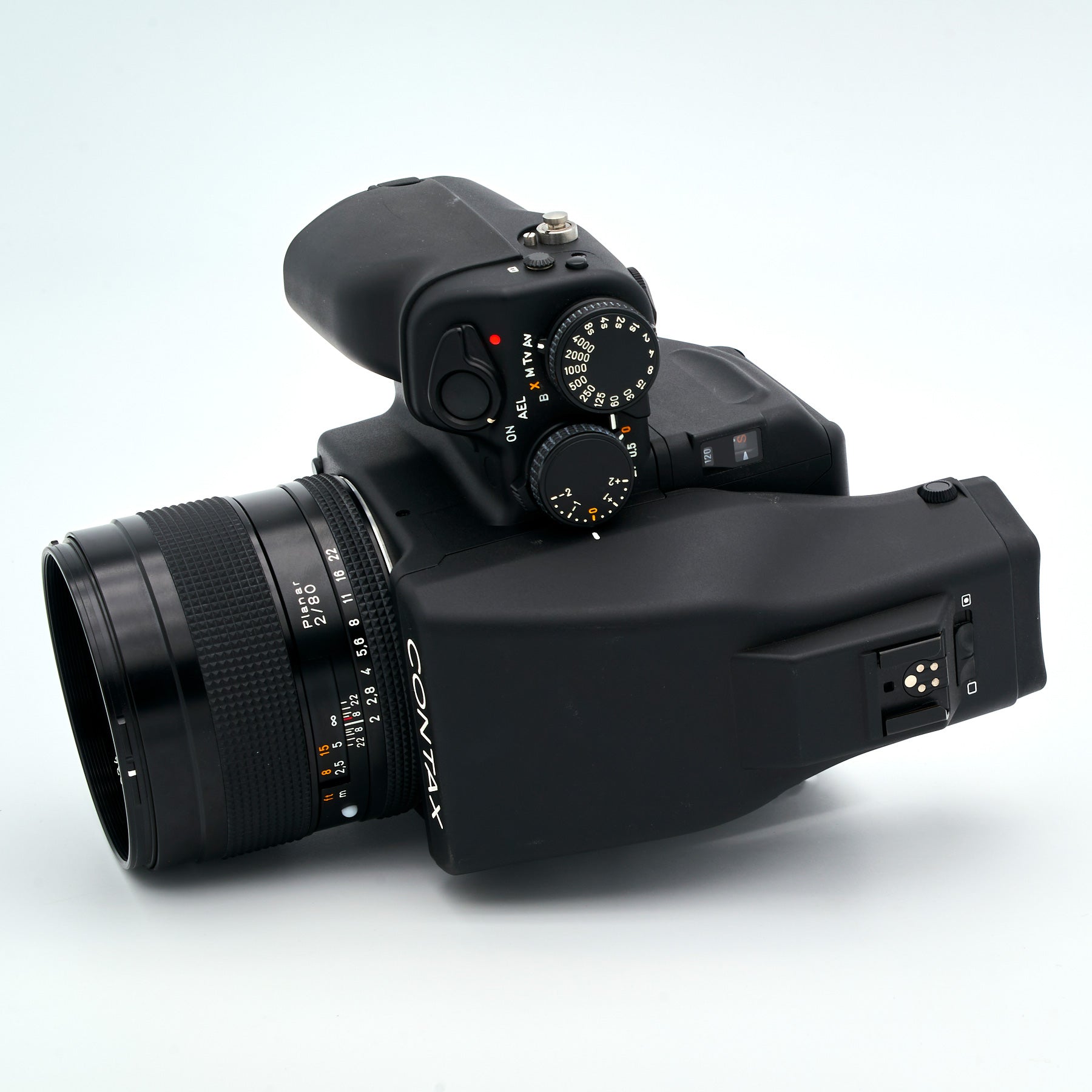 Contax 645 (S/N 017435) Set incl. Carl Zeiss Planar T* 2/80mm (S/N 15299234) & Accessories