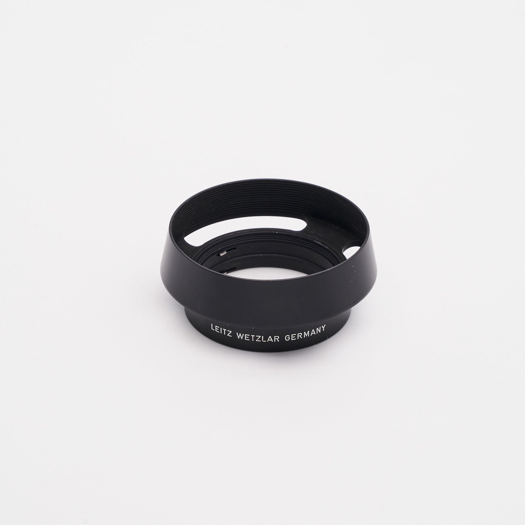 Leica Lens Hood 12586 (int. S/N 0388)