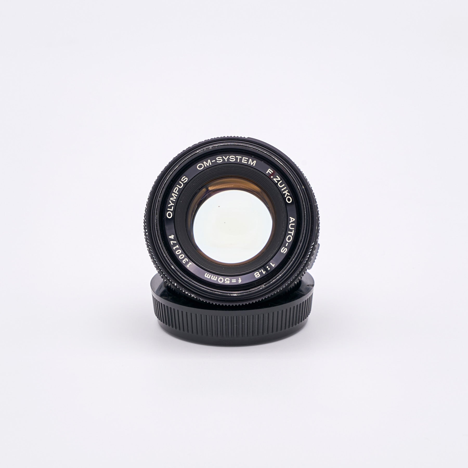 Olympus F.Zuiko Auto-S 1.8/50mm (S/N 1300174)