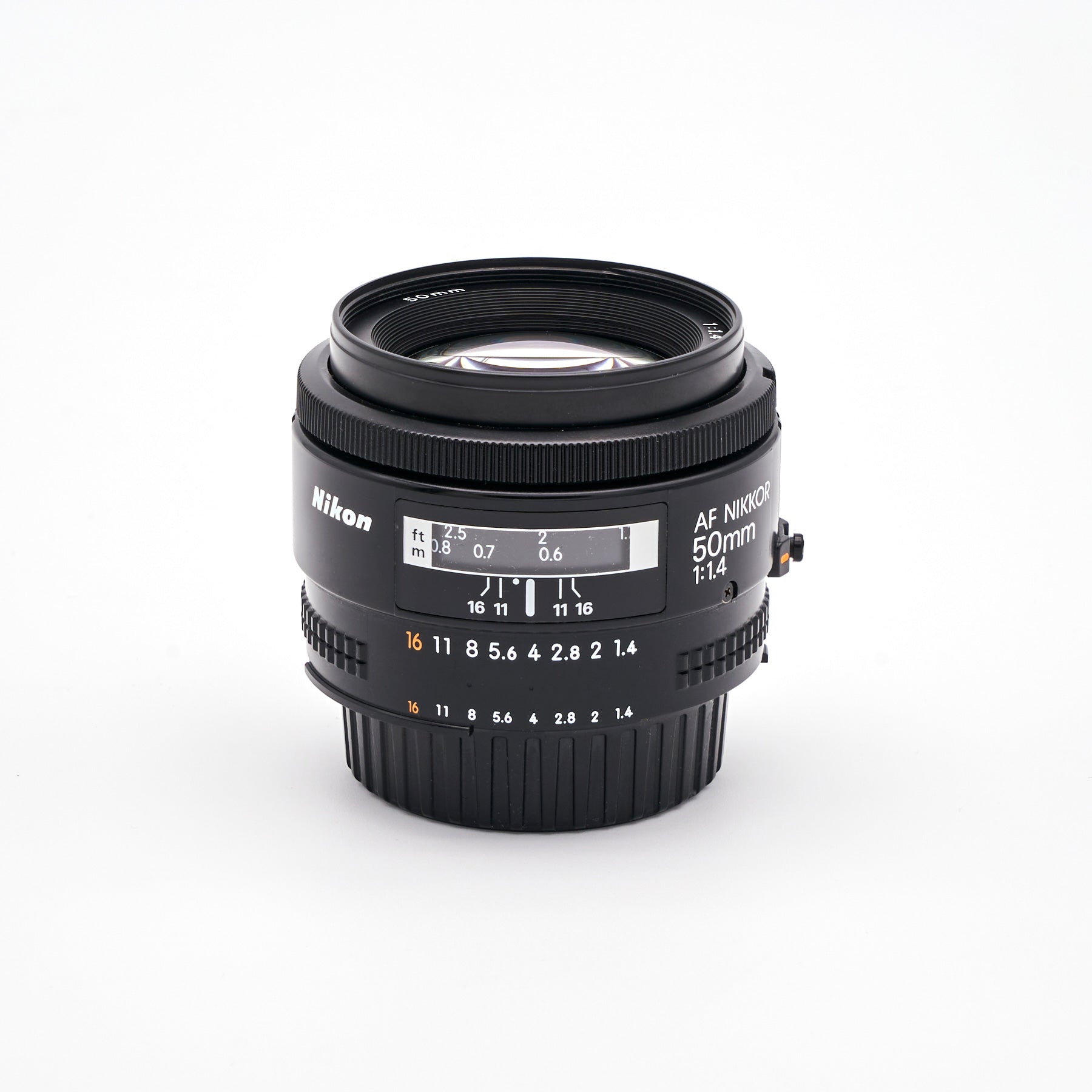 Nikon AF Nikkor 1.4/50mm (S/N 2073012)