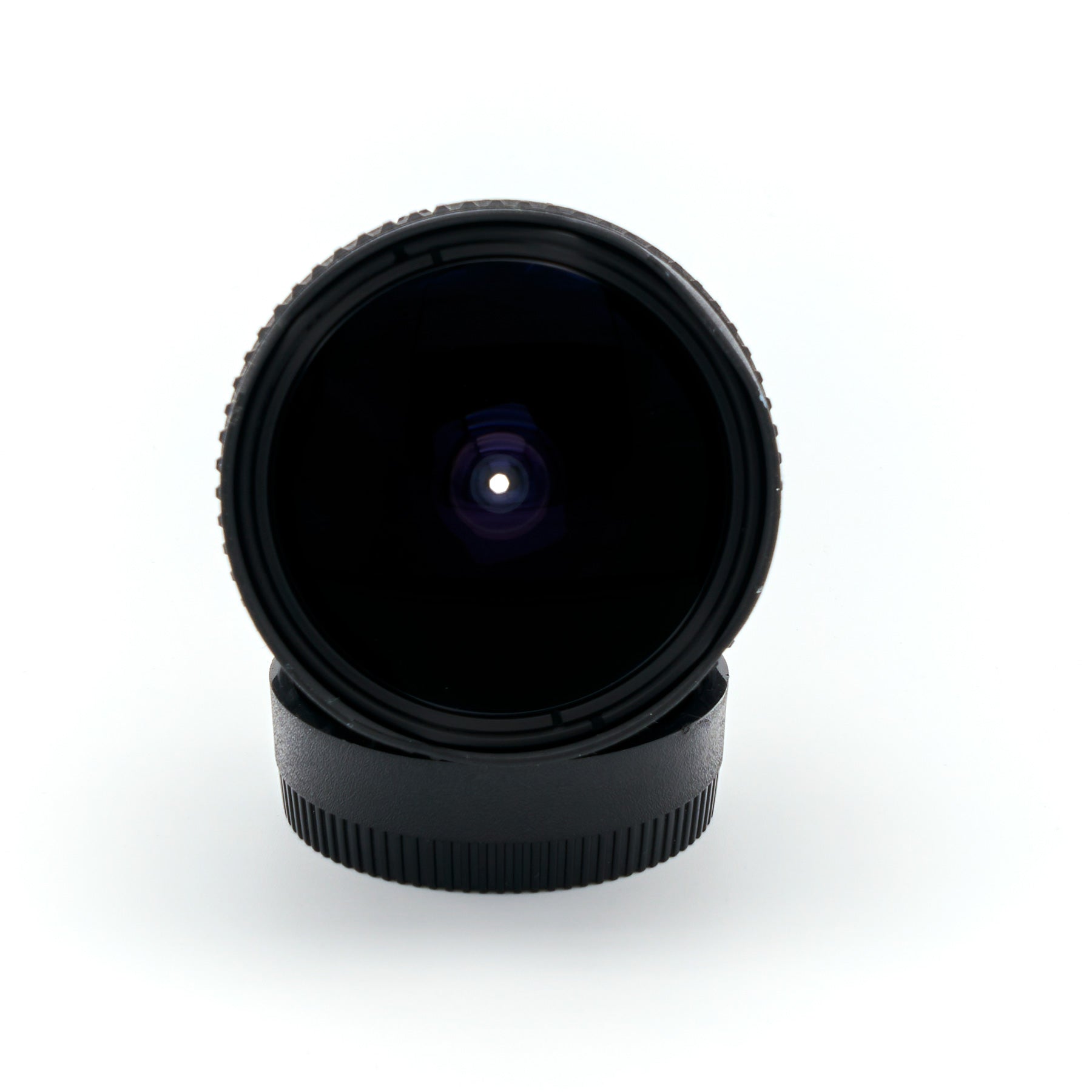 Nikon AF Fisheye Nikkor 2.8/16mm D (S/N 608582)