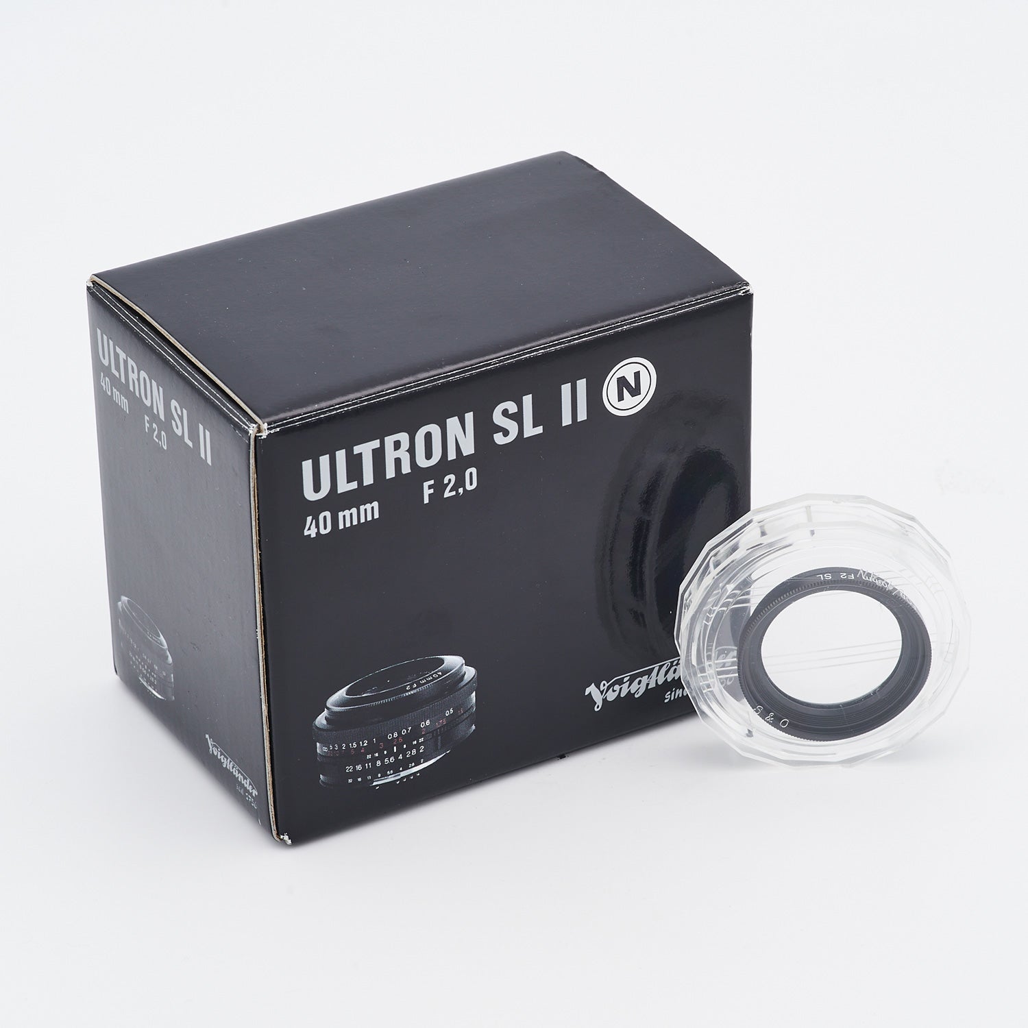 Voigtländer Ultron SL II 2/40mm Pancake (S/N 18660863) für Nikon F