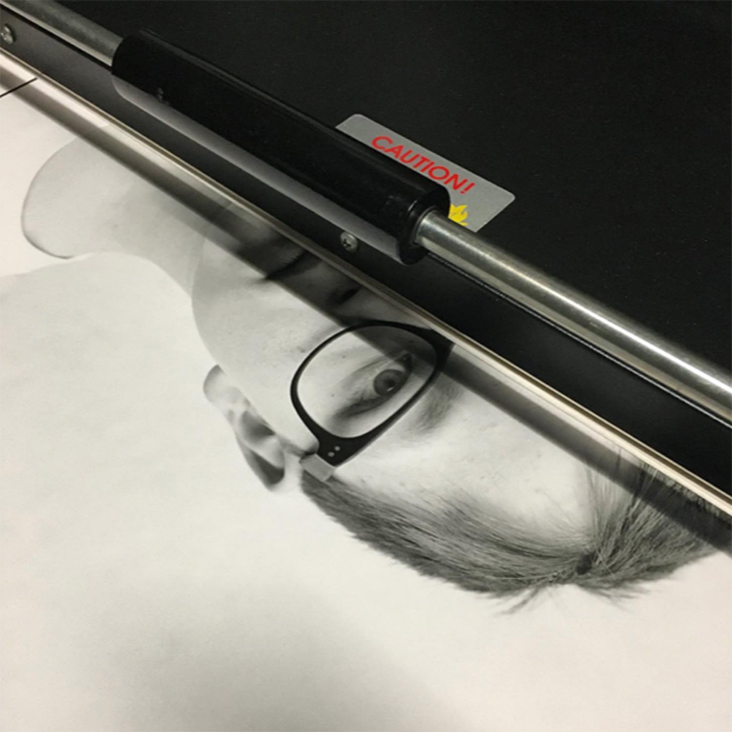 02.12.2023 | Handprinten auf Schwarz-Weiss Fotopapier mit Kira Enss